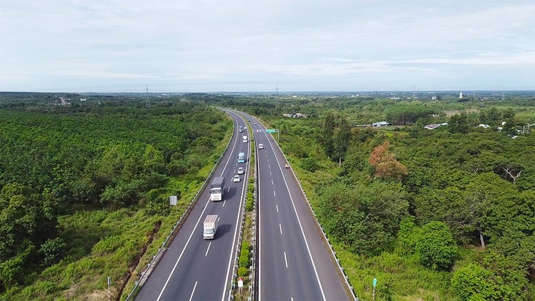 Une section de l'autoroute Ho Chi Minh-Ville - Long Thanh.