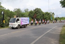 말라리아 예방 및 통제를 홍보하는 집회와 퍼레이드