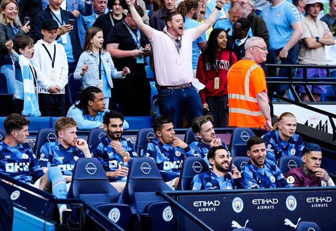 Le banc de Manchester City lors de la victoire 1-0 contre Chelsea le soir du 21 mai. Photo : PA