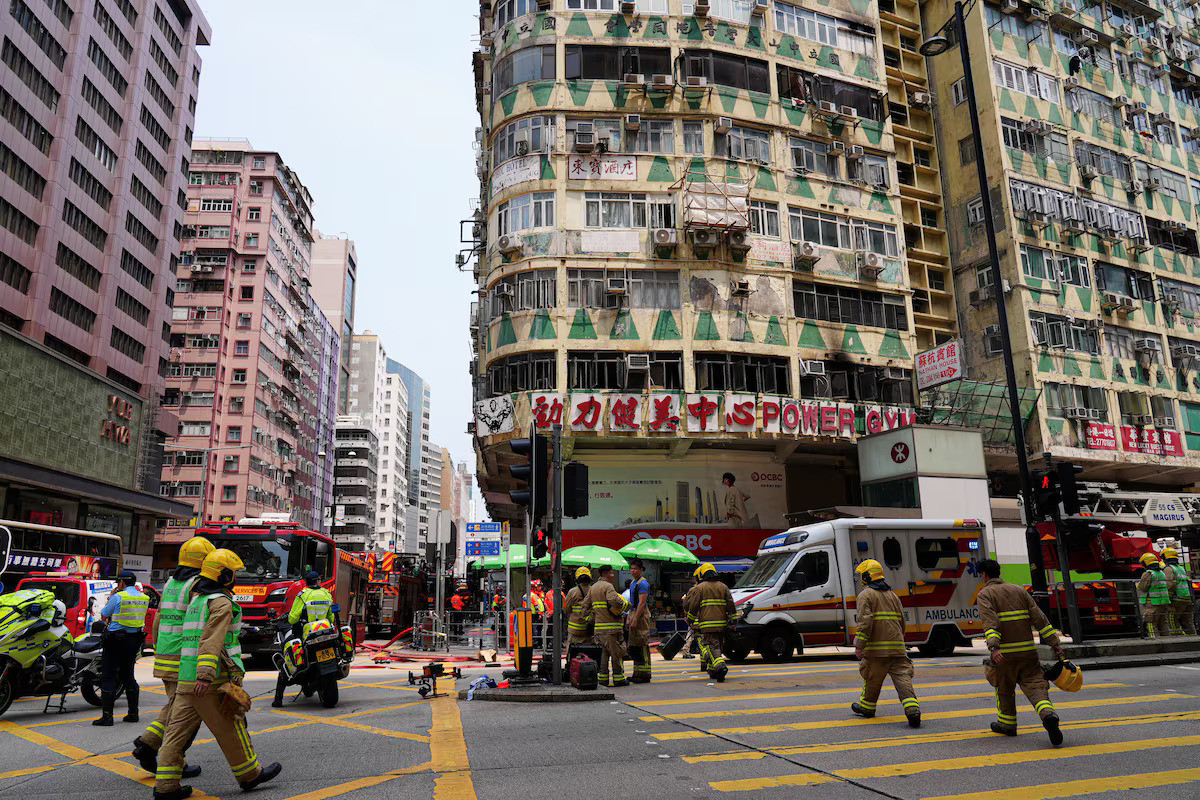 Monde - Grand incendie dans un immeuble à Hong Kong (Chine), 40 blessés et morts