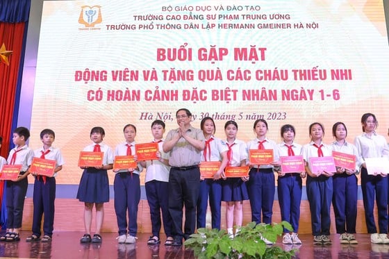 Thủ tướng: Chăm sóc, bảo vệ trẻ em không chỉ trong một ngày, một tháng ảnh 1