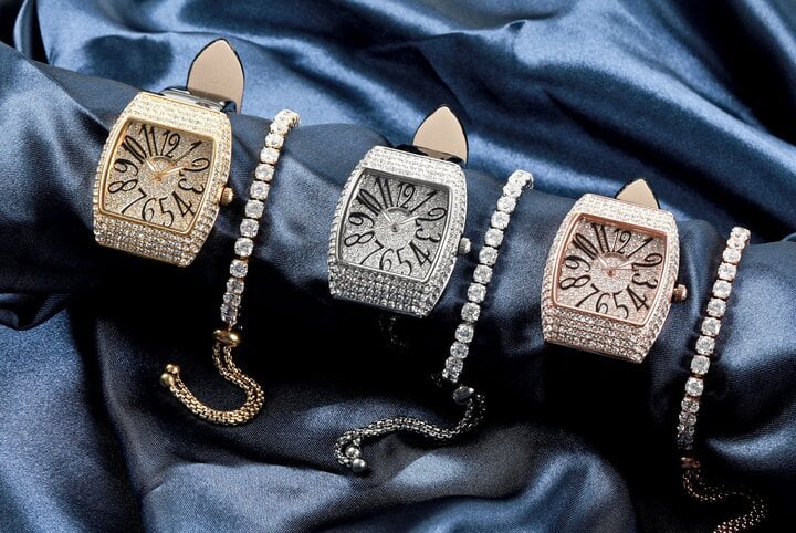 Diamond D fashion watch and bracelet collection.