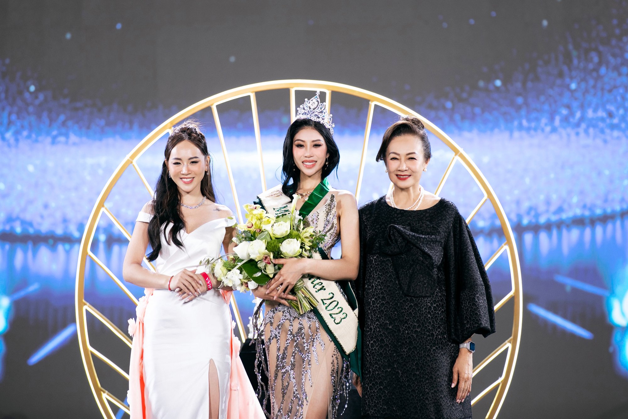 Miss Earth 2023 thuộc về người đẹp Albania Drita Ziri - Ảnh 4.