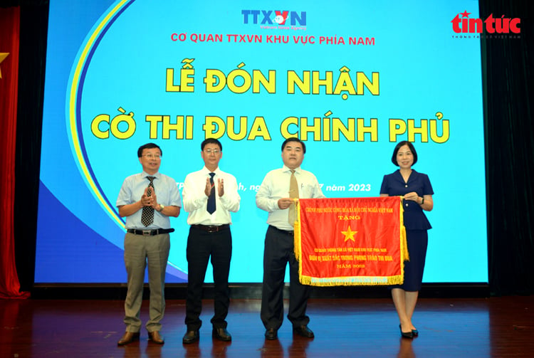 Vietnam News Agency Southern Region receives a government decree, photo 1