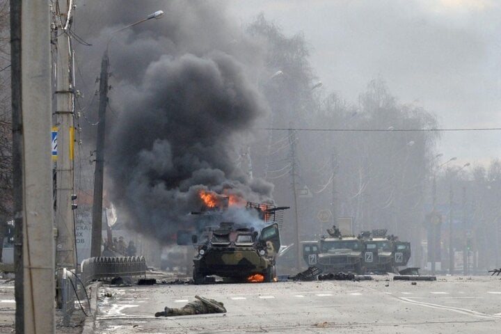 Blindés détruits lors du conflit en Ukraine. (Photo : Reuters)