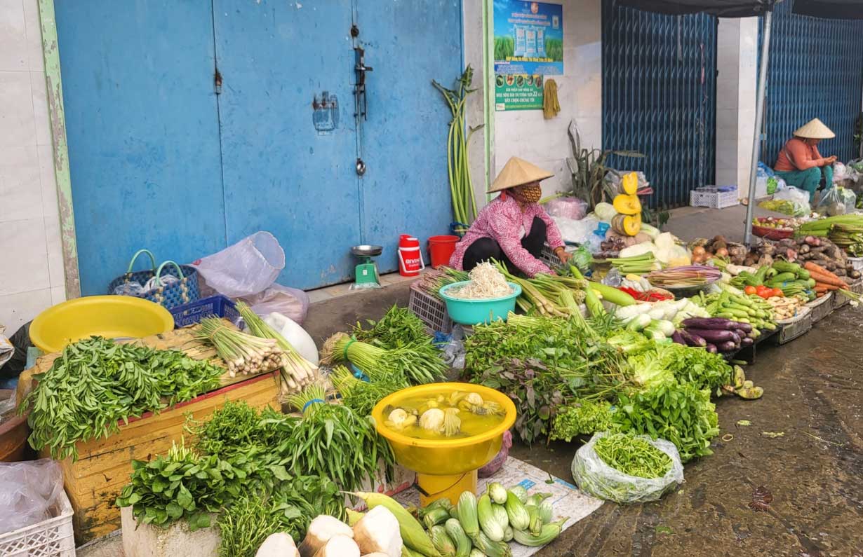 Prices of many vegetables and tubers are about to increase following the price of gasoline. Photo: My Ly