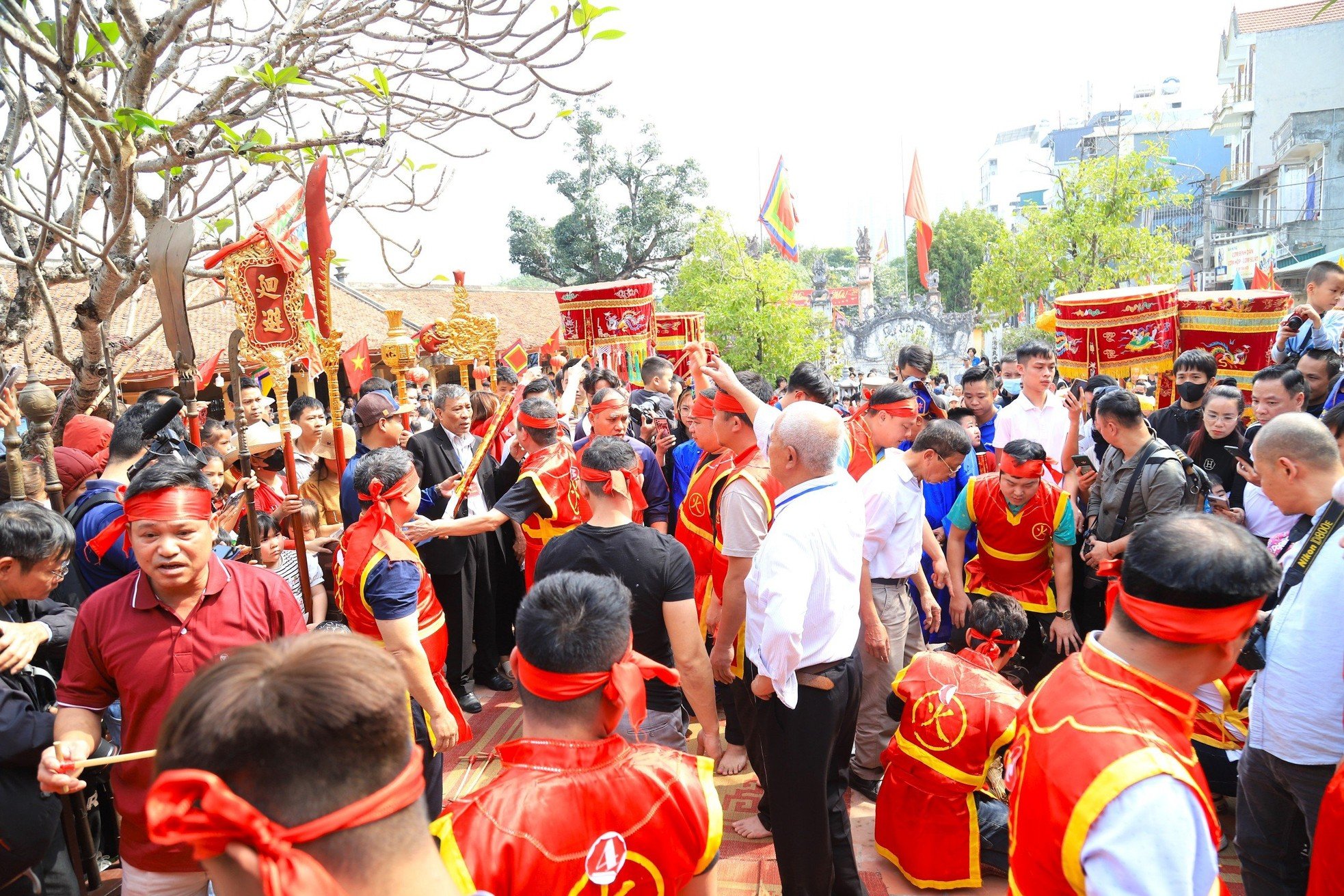 Concours unique de fabrication de feu et de cuisson du riz dans les villages de banlieue de Hanoi, photo 2