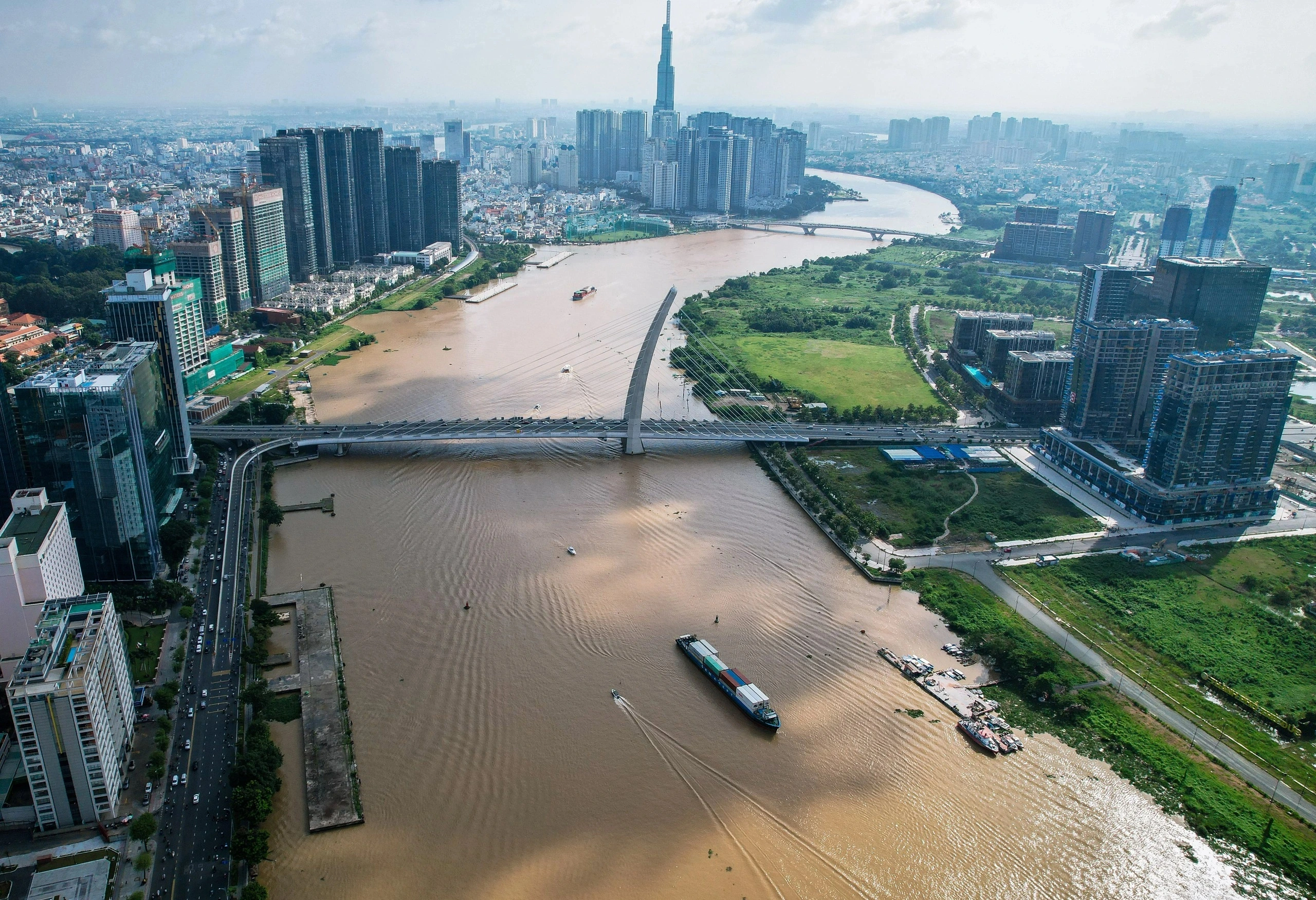 Ciudad Ho Chi Minh debe convertirse en un centro económico continental.