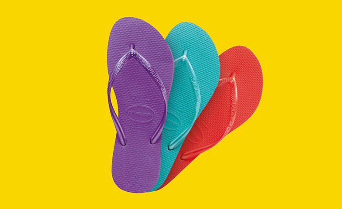 Mãu Havaianas Slim với dáng thon quai mỏng hơn cho nữ ra đời năm 2006. Ảnh: Havaianas