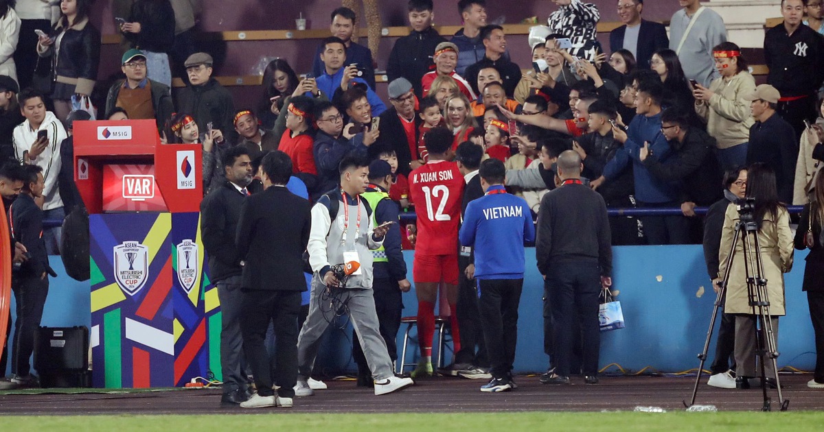 Seuls 300 supporters vietnamiens ont pu assister au match aller de la demi-finale de Xuan Son à Singapour, pourquoi ?