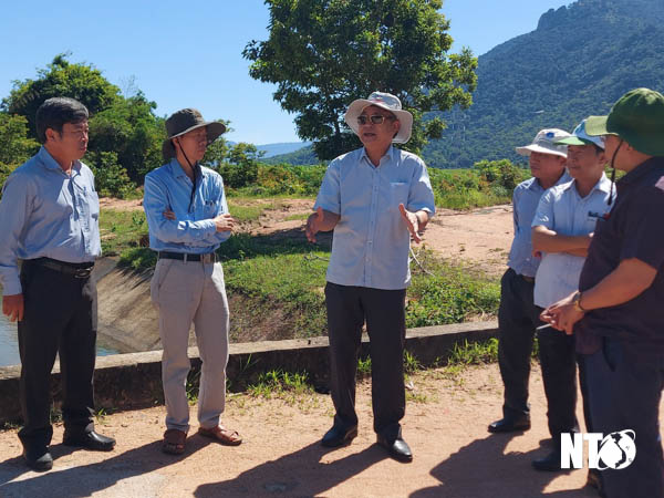 The Provincial People's Council's monitoring delegation supervises the investment, management and exploitation of irrigation works.