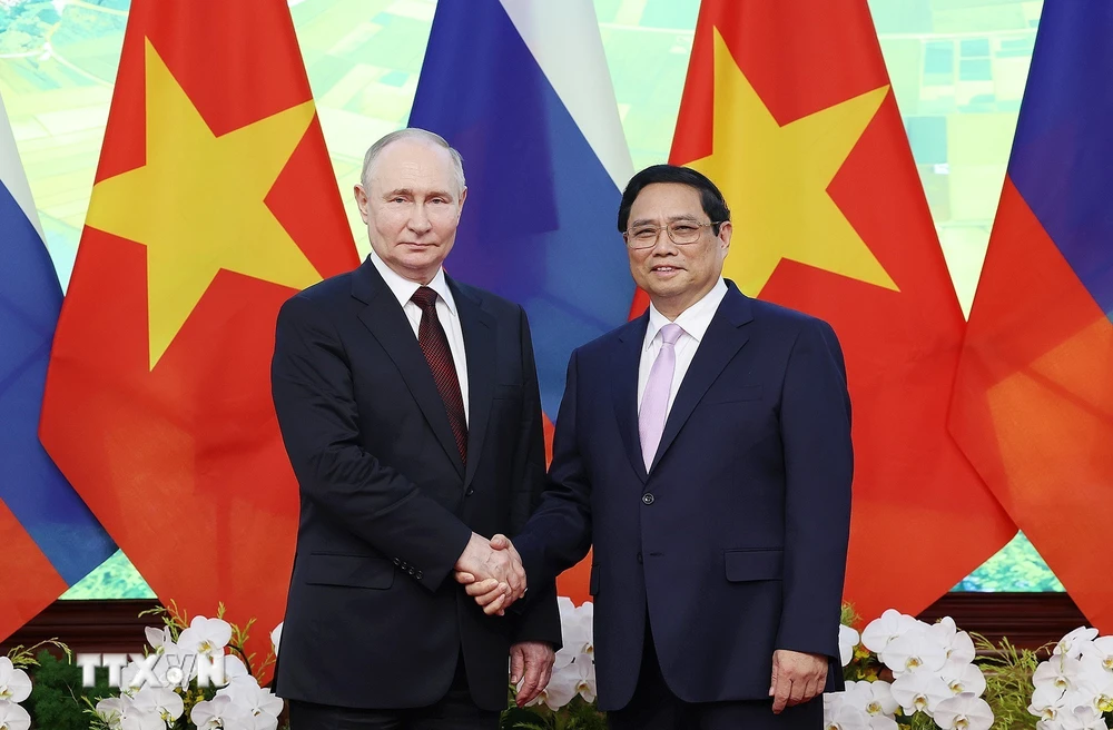 El primer ministro Pham Minh Chinh se reunió con el presidente de la Federación de Rusia, Vladimir Putin. Foto: Duong Giang/VNA