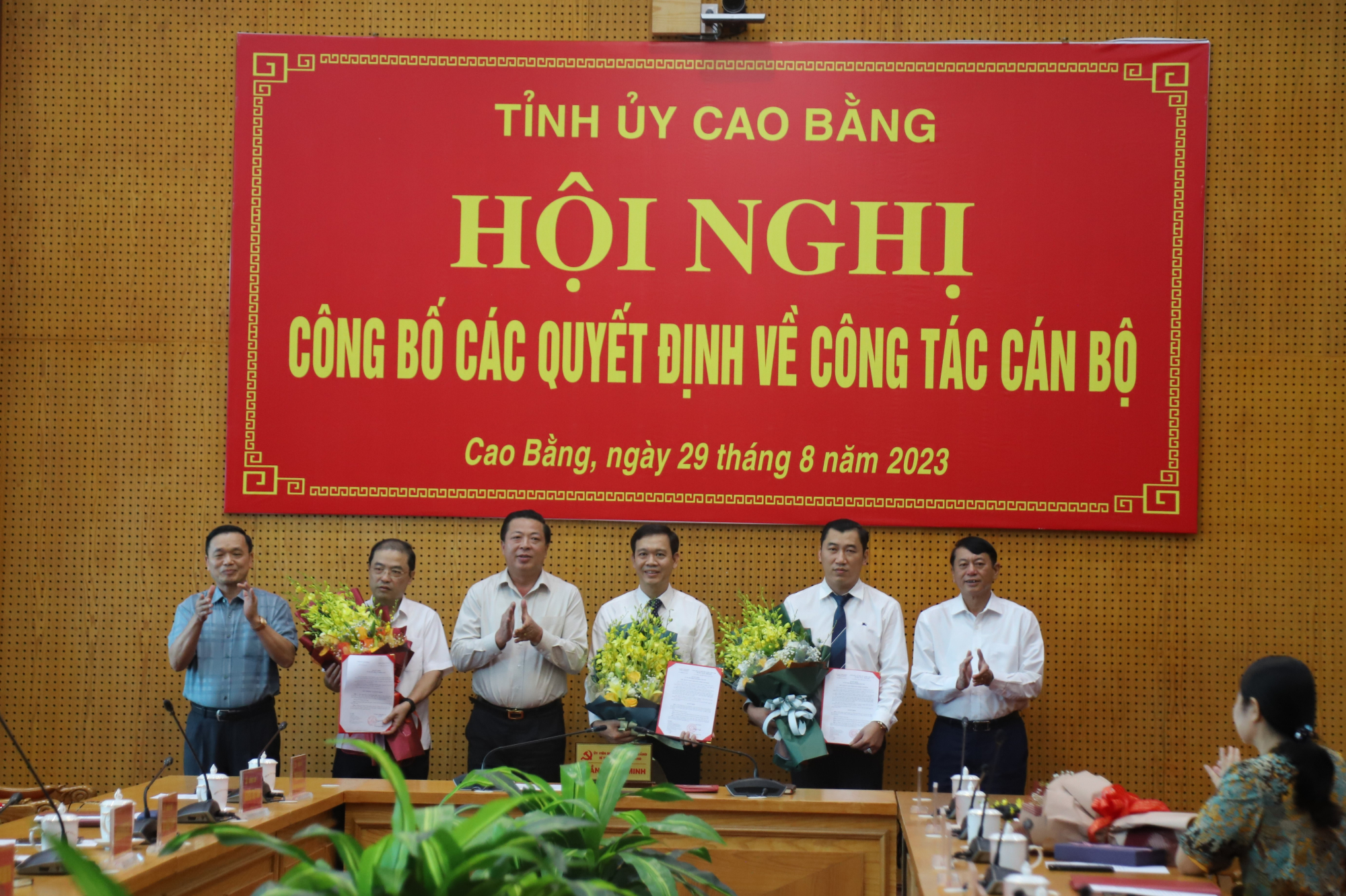 dieu dong bo nhiem nhieu can bo chu chot tai tinh cao bang hinh 1