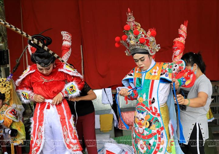 Hát Bội: Tiếng Vọng Của Quá Khứ Và Hành Trình Tìm Lại Ánh Hào Quang