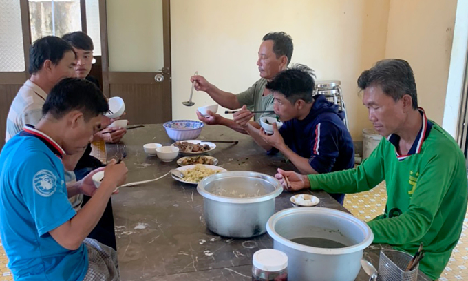 ชาวประมงได้รับอาหาร ที่พัก และสุขภาพที่มั่นคง ภาพโดย : ฮักมินห์