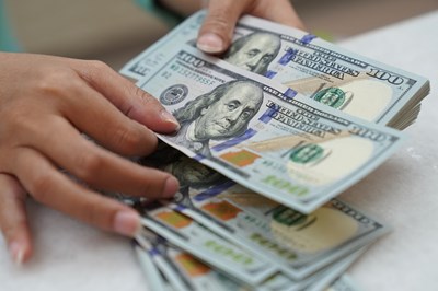 Tỷ giá USD hôm nay (16-8): Đồng USD trong nước bật tăng, thế giới đi ngang