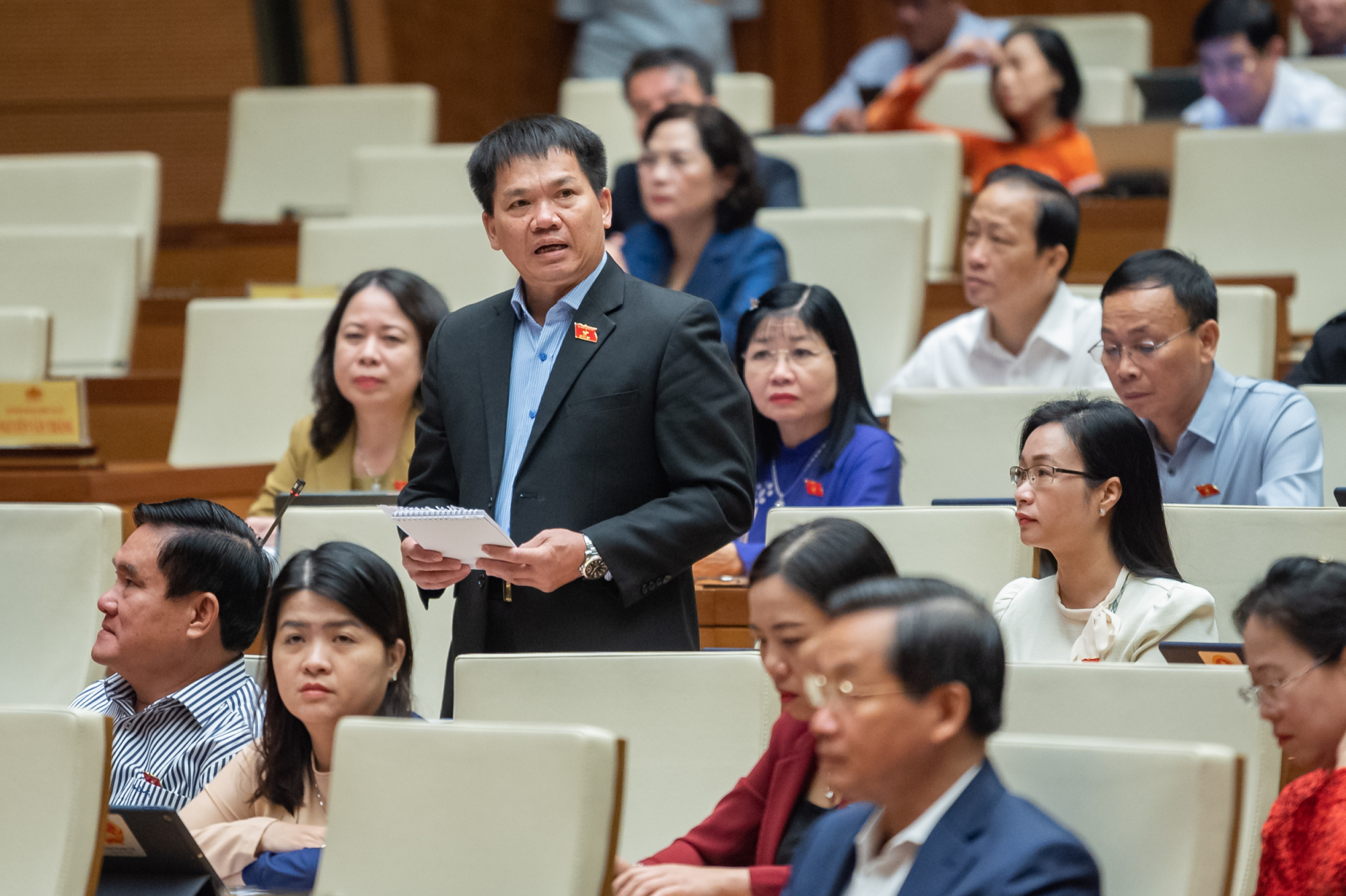 보험이 있는 환자들의 상황을 신속히 해결해야 하지만, 진료 및 치료를 받으러 갈 때 약을 외부에서 구매해야 하는 경우도 있다.