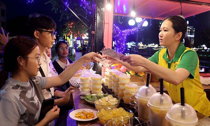 Tuyến phố ẩm thực xoài thành phố Cao Lãnh, tiền đề để xoài Đồng Tháp vươn xa - Ảnh 1.