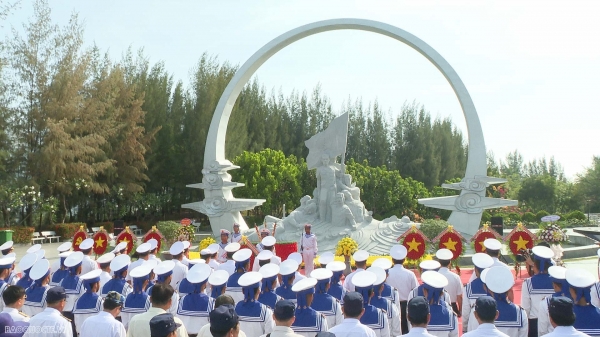 Naval Region 4 commemorates heroic martyrs who sacrificed their lives at Truong Sa