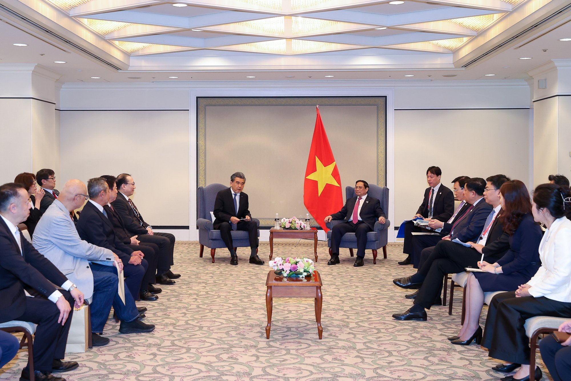 Prime Minister Pham Minh Chinh receives leaders of several large Japanese economic groups, picture 5