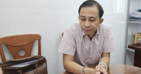 Vice Chairman of Cua Can Commune and a land officer were arrested.