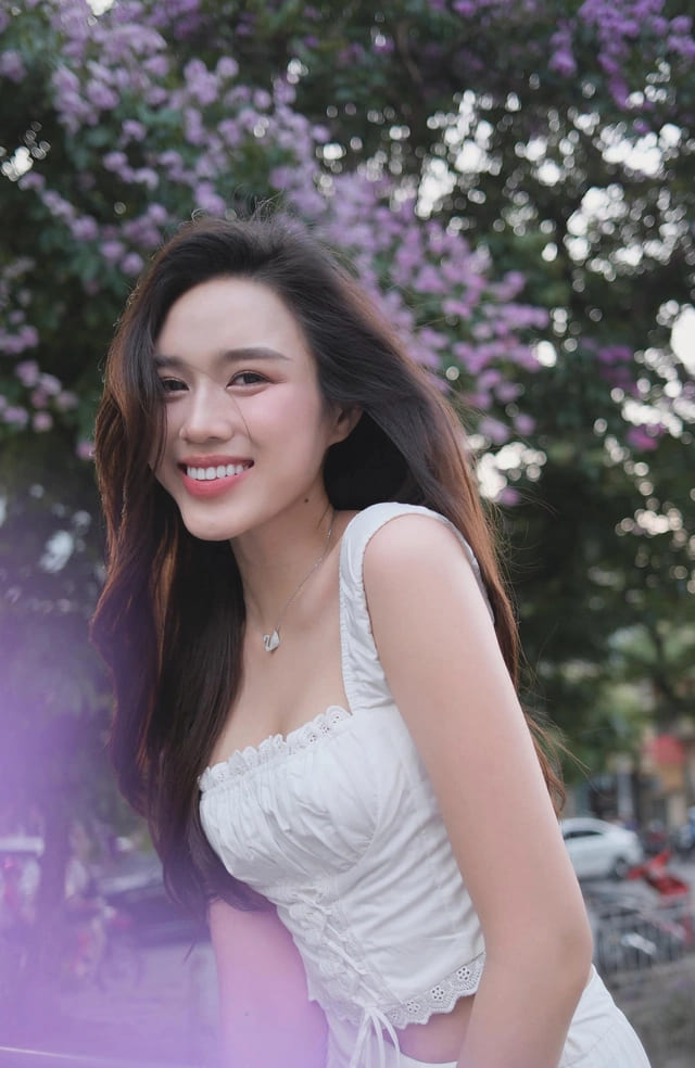 Hoa hậu Đỗ Thị Hà đăng bộ ảnh rạng rỡ. Ảnh: Facebook nhân vật