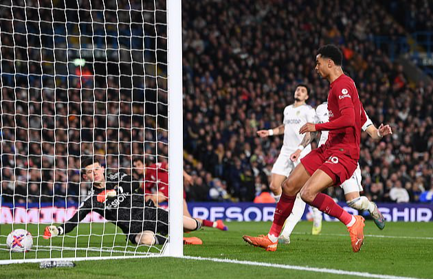 Vùi dập chủ nhà Leeds United, Liverpool vẫn khó mơ trở lại - Ảnh 2.