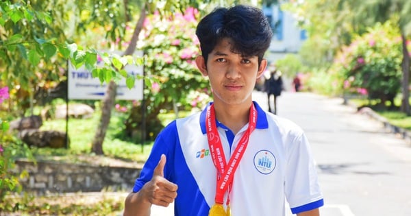 Sinh viên IT giành huy chương vàng cả hai môn kỳ thi Olympic toán