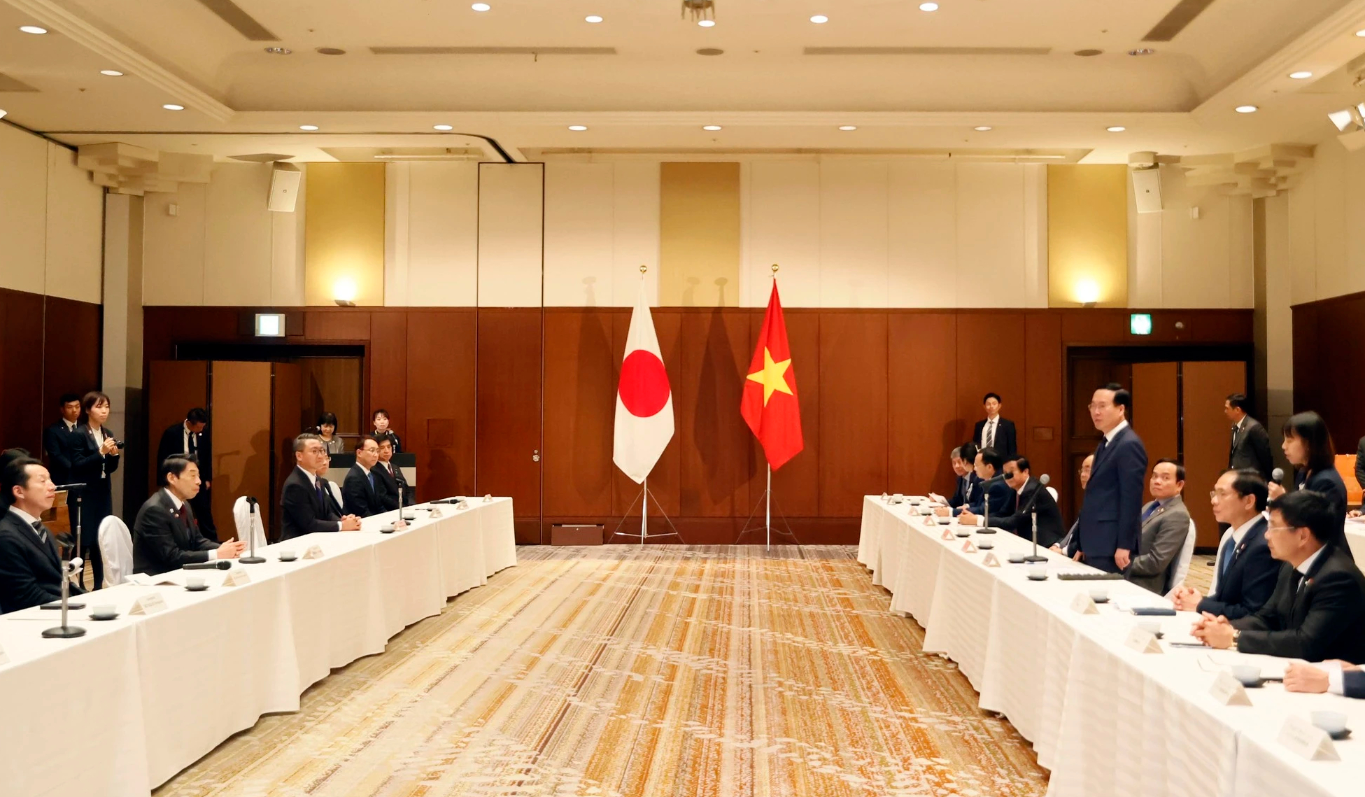 Chủ tịch nước tiếp Thống đốc tỉnh Fukuoka và lãnh đạo một số địa phương  - Ảnh 1.