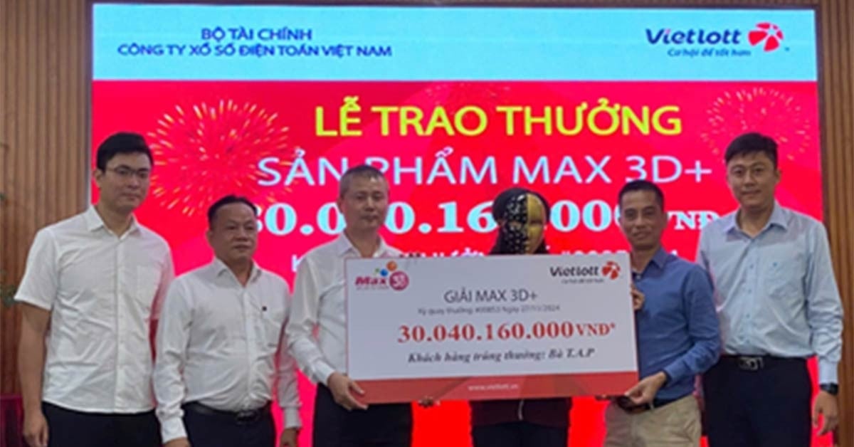 สตรีชาวนครโฮจิมินห์คว้ารางวัลพิเศษ 30 รางวัล รวมมูลค่ากว่า 30,000 ล้านดองจาก Vietlott