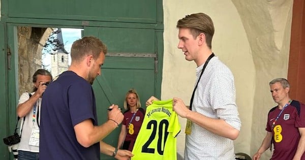 Harry Kane bekam einen Vertrag bei einem Team der 7. Liga angeboten und versprochen, lebenslang Würstchen zu essen