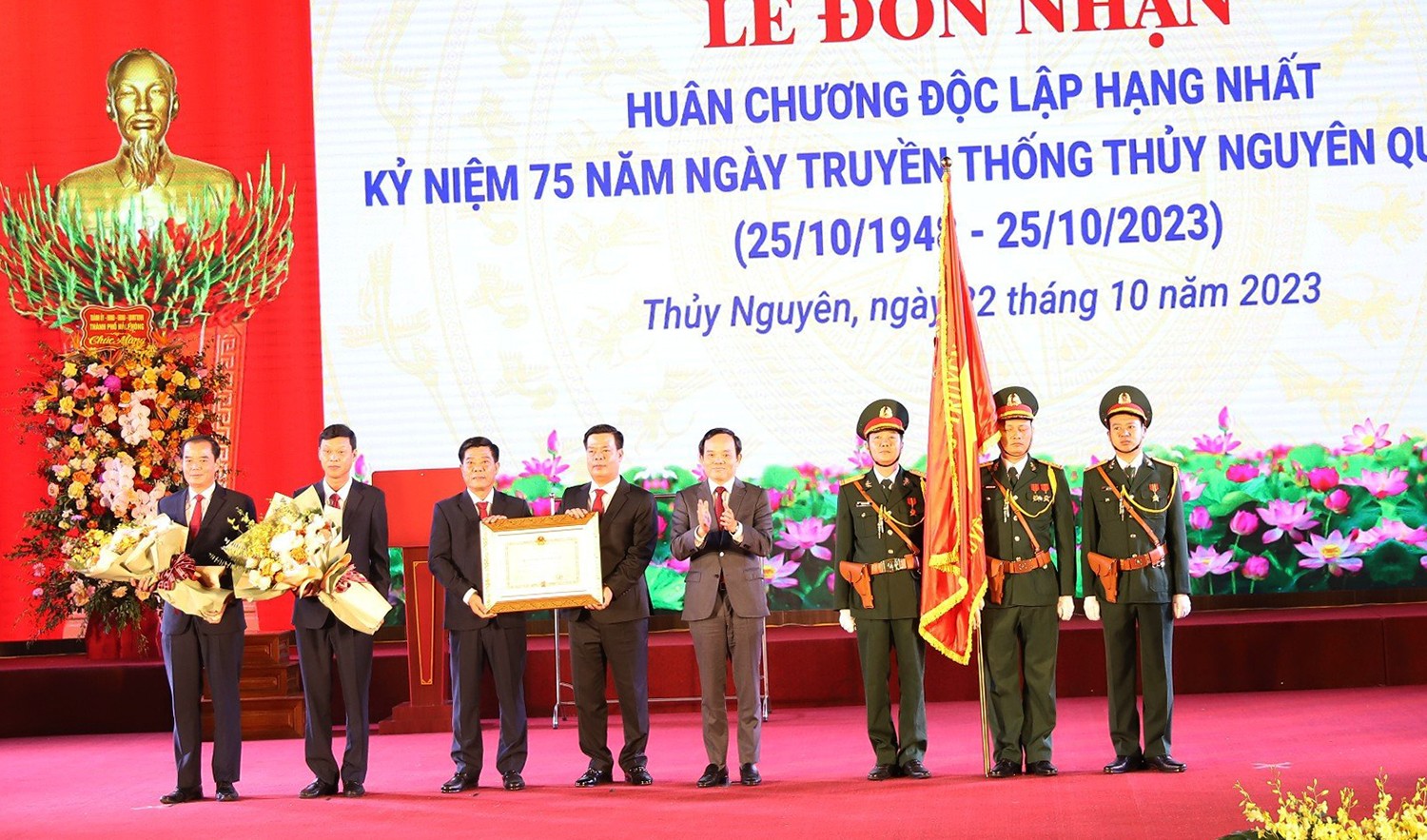 Event - Hai Phong: Thuy Nguyen District receives First Class Independence Medal