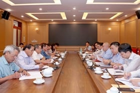 Quang Tri province delegation worked with the Ministry of Planning and Investment on the pilot construction of the Lao Bao - Densavanh cross-border economic and trade zone.