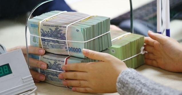 Gửi bao nhiêu tiền để hưởng 10,5%/năm?