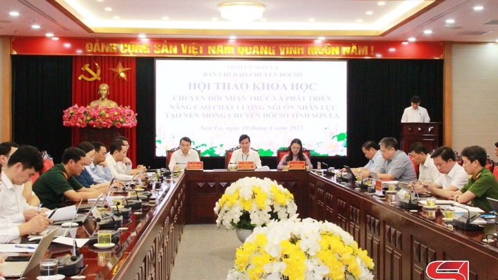 Hội thảo khoa học “Chuyển đổi nhận thức và phát triển nâng cao chất lượng nguồn nhân lực, tạo nền móng chuyển đổi số tại tỉnh Sơn La”