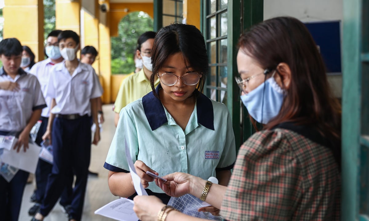 คำตอบที่แนะนำสำหรับการสอบวรรณคดีชั้นมัธยมศึกษาปีที่ 4 ในนครโฮจิมินห์