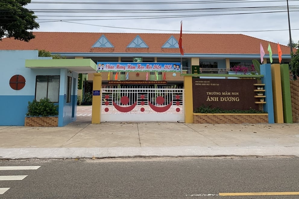 El caso del almuerzo de los profesores con solo dos piezas de jamón: inspección exhaustiva de la escuela Anh Duong