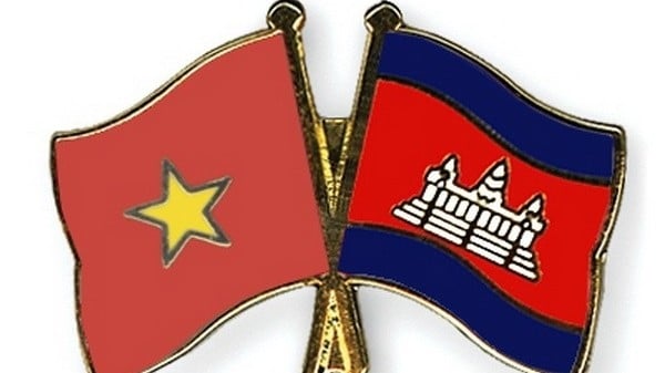 El Partido, el Estado y el Gobierno de Vietnam felicitan el 70º aniversario del Día de la Independencia del Reino de Camboya.