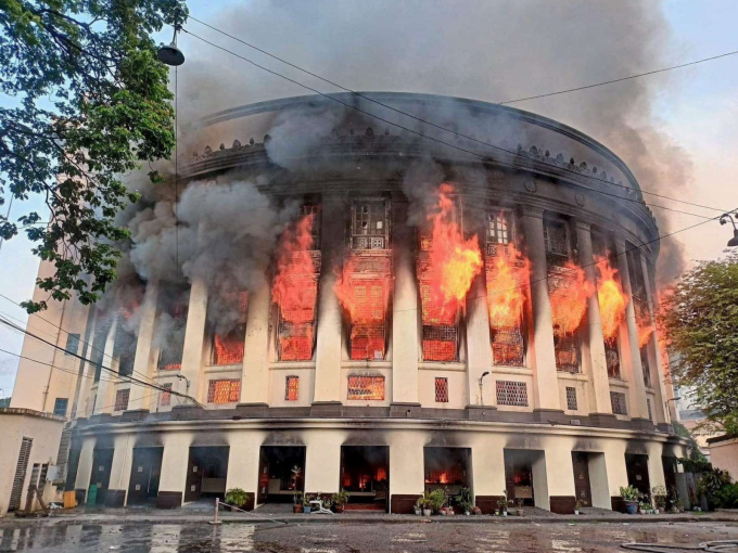 The Manila Central Post Office in the Philippine capital was engulfed in flames on the morning of May 22. Photo: Reuters