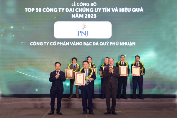 PNJ dẫn đầu ngành bán lẻ trong top 50 công ty đại chúng uy tín và hiệu quả 2023