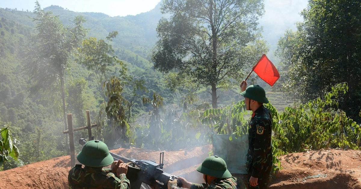 Félicitations aux collectifs et aux individus dans l'exercice de défense de la zone du district de Muong Ang