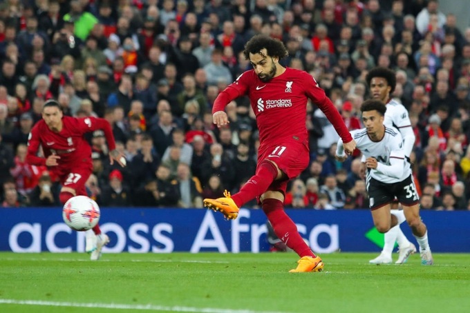 Liverpool áp sát vị trí của Man Utd - 1