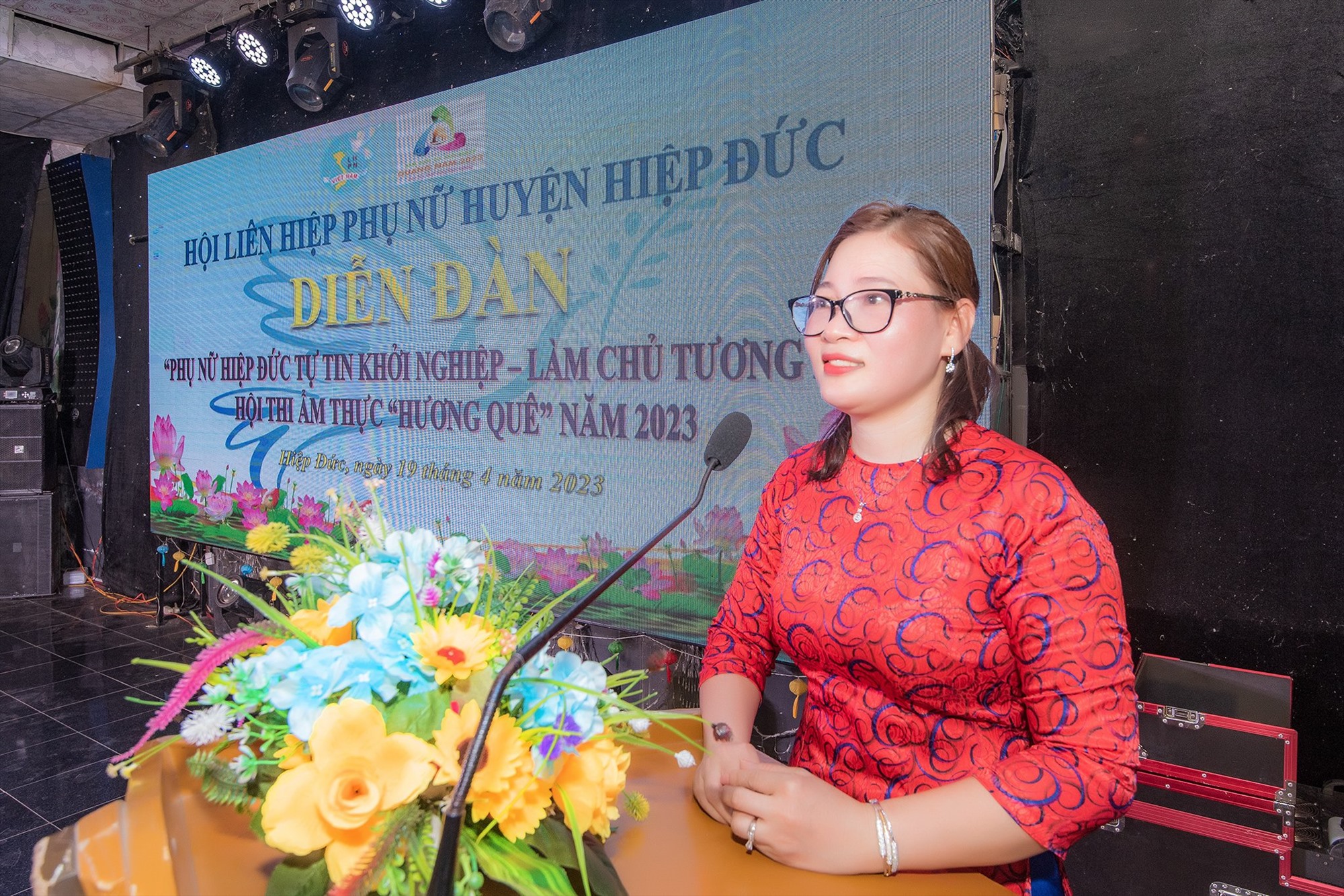 Ms. Nguyen Thi Kim Loan - President of the District Women's Union spoke at the forum. Photo: H.Q