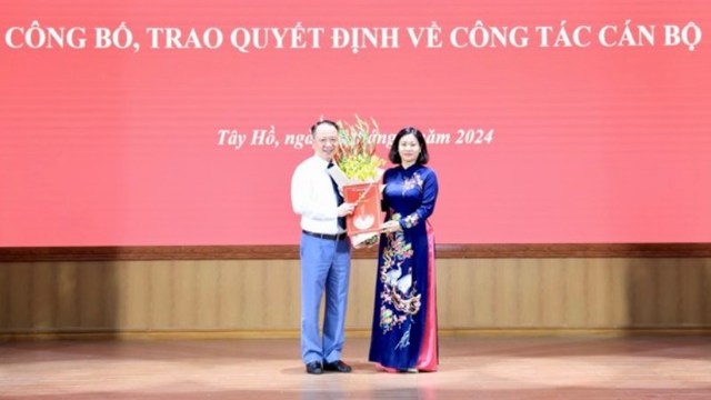 Aprobación del nombramiento del Sr. Nguyen Le Hoang como subsecretario del Comité del Partido del Distrito de Tay Ho