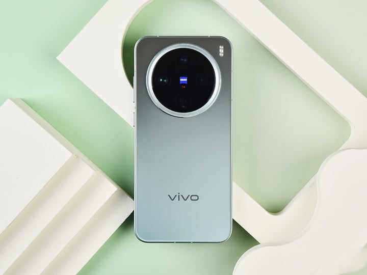 Vivo X200 Pro Mini ។