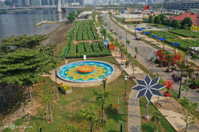 Saigon riverside park on Thu Thiem side, February 7. Photo: Quynh Tran