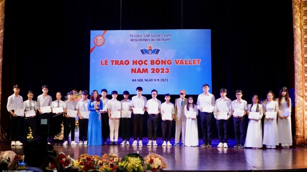 Giáo sư Odon Vallet ca ngợi chất lượng học sinh, sinh viên Việt Nam