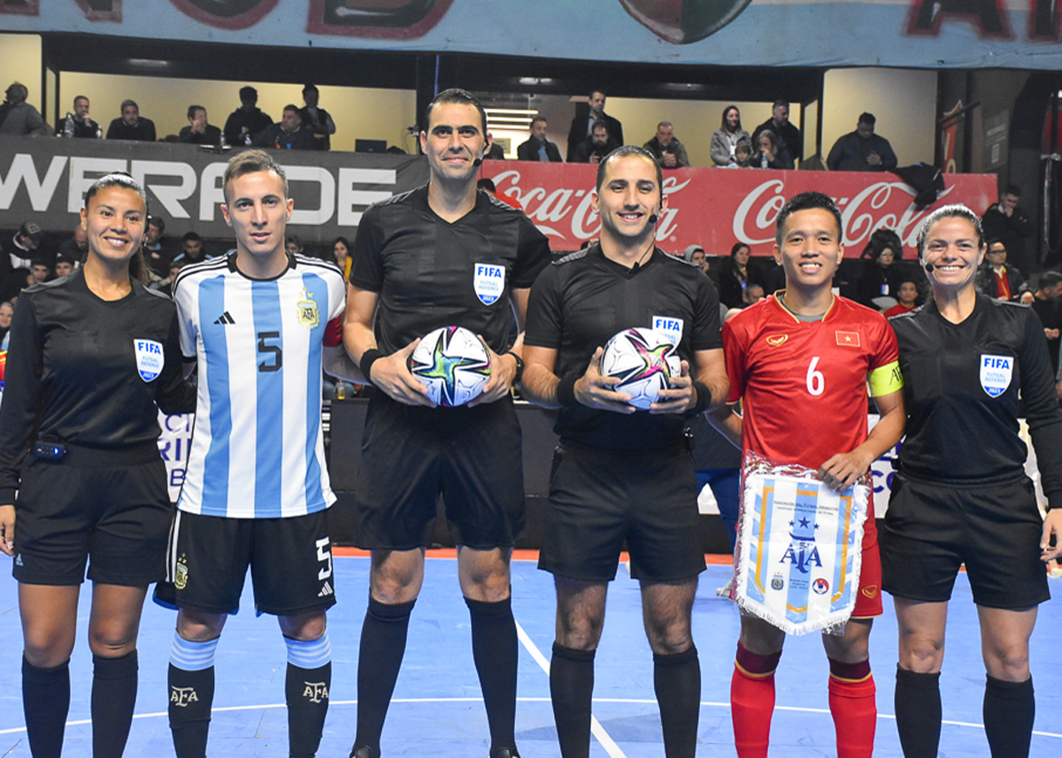 Vietnam futsal team plays the final friendly match during the South American training trip.