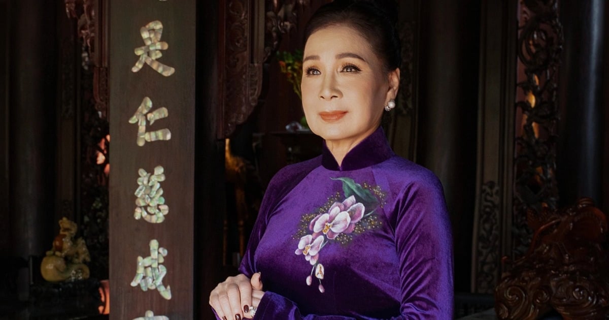 People's Artist Kim Xuan becomes an ao dai model at the age of 68