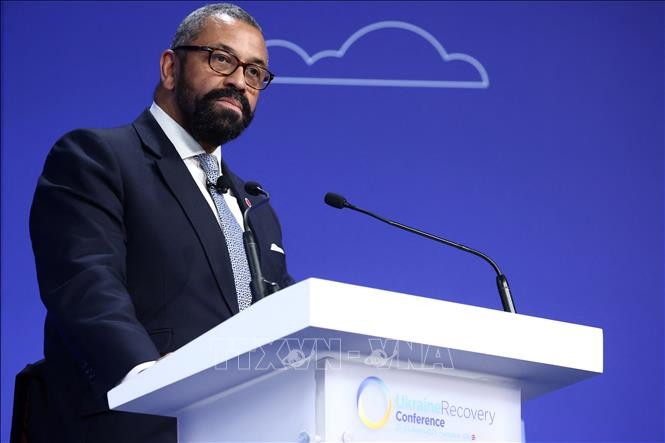 Der britische Außenminister James Cleverly sprach bei einem Besuch im EU-Hauptquartier in Brüssel von engeren Beziehungen zwischen Großbritannien und der Europäischen Union (EU). (TTX-Foto)